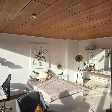 Homestay szállás Penthouse Deutz Lanxess Arena Messe Heumarkt